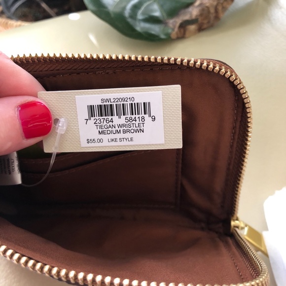 Fossil NWT Brown Wristlet - Picture 4 of 4